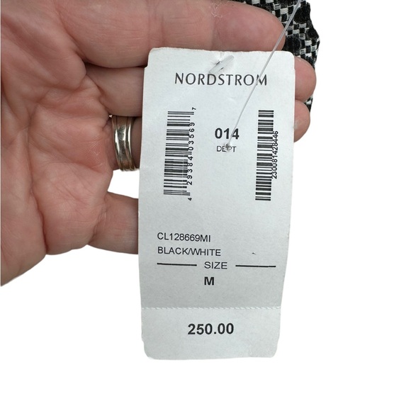 Nordstrom’s Black/white lined blazer size medium - Picture 7 of 10